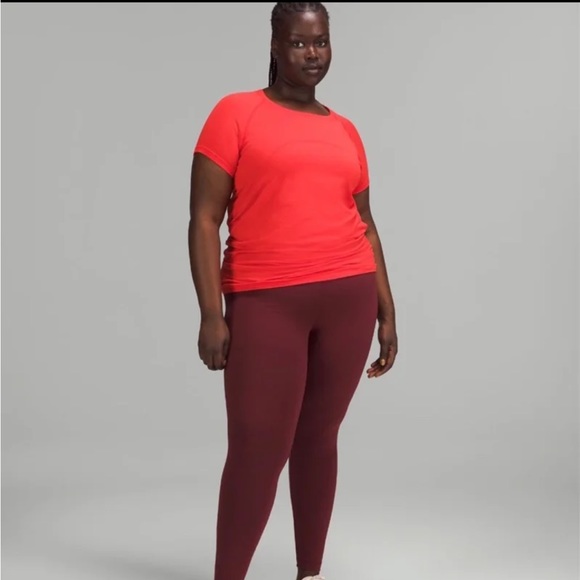 NEW Lululemon Swiftly Tech Short Sleeve *Racelength Top - Picture 2 of 6